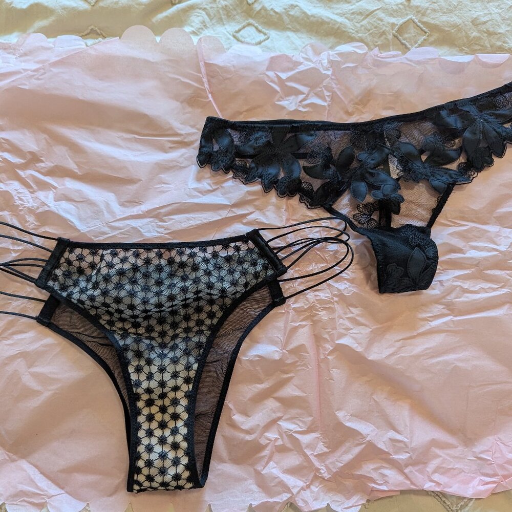 Victoria's Secret Black Lack Thongs Lot of 2 NWT
